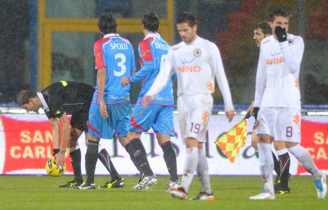 Η βροχή διέκοψε το ματς της Κατάνια με τη Ρόμα