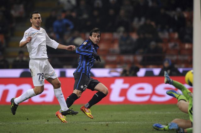 Η Ίντερ προσπέρασε τη Λάτσιο, παραμονεύει η Μιλάν