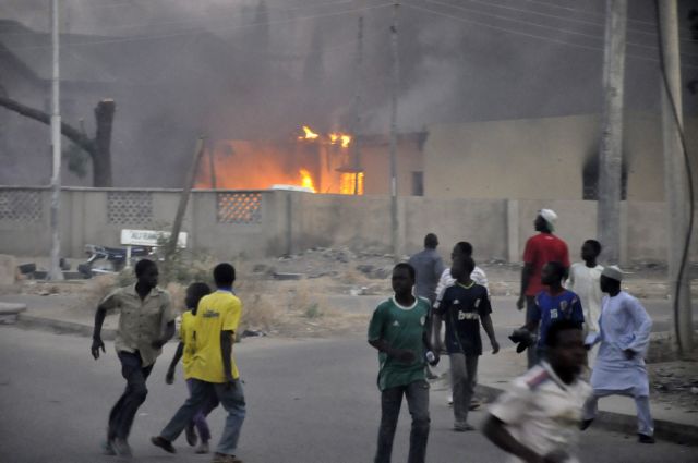 Εκατοντάδες νεκροί από μπαράζ βομβιστικών επιθέσεων στη Νιγηρία