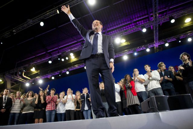 Μπαίνει στην προεδρική μάχη ο Ολάντ με αντίπαλο «τον κόσμο του κεφαλαίου»