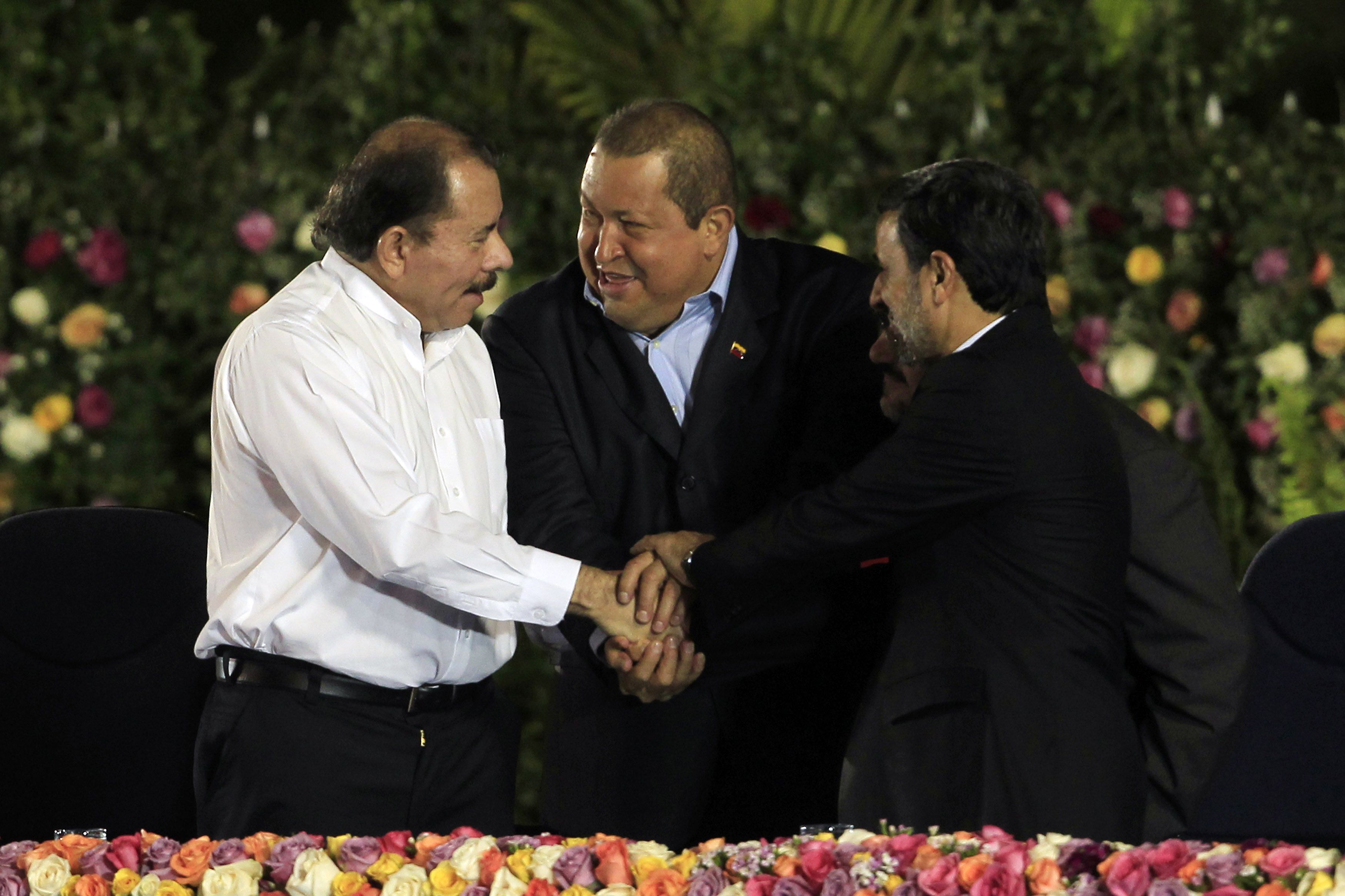 Παρουσία Τσάβες και Αχμαντινετζάντ η ορκωμοσία του Ντανιέλ Ορτέγκα στη Νικαράγουα