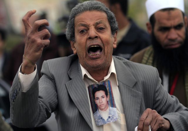 Ο Μουμπάρακ «σκότωσε» τους διαδηλωτές της εξέγερσης, λέει η Εισαγγελία