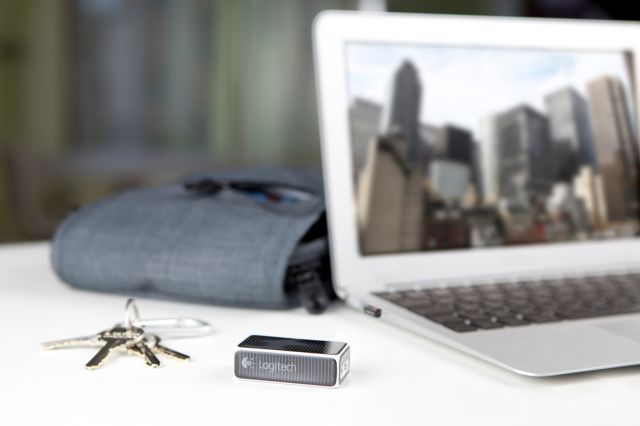 Logitech Cube: Mouse και χειριστήριο slideshow σε ένα