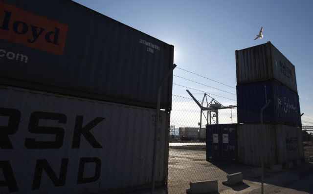 Πίεσεις στην κυβέρνηση Κοέλιο από την απεργία των λιμενεργατών