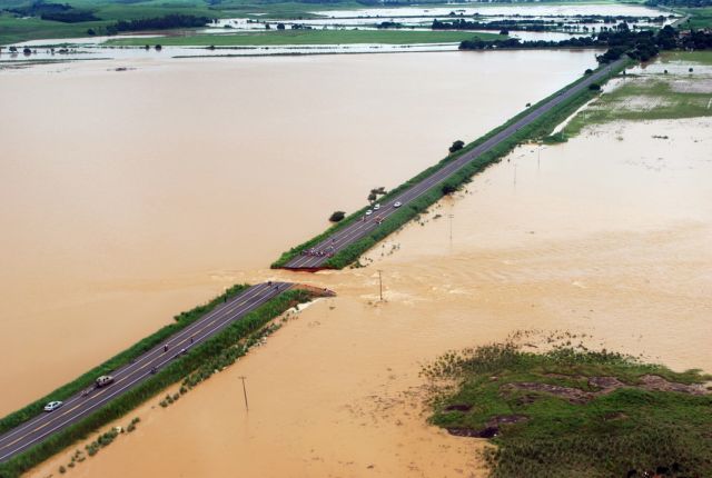Σε συναγερμό για κίνδυνο πλημμυρών η Βραζιλία