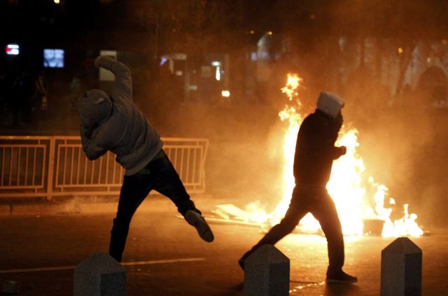 Σοβαρά επεισόδια στη διάρκεια αντικυβερνητικών διαδηλώσεων στη Ρουμανία
