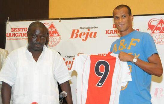 Ο Ριβάλντο παρουσιάστηκε από την Καμπουσκόρπ στην Αγκόλα