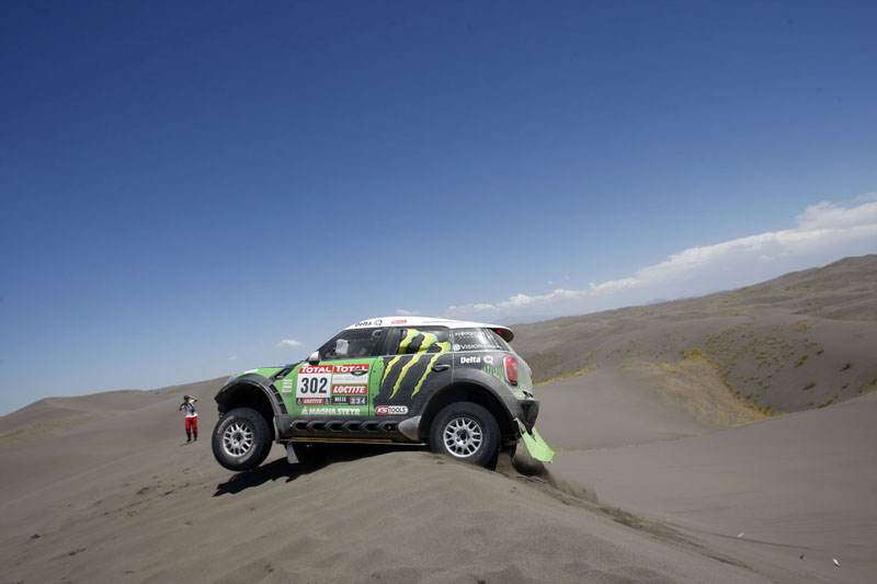 Rally Dakar 2012, 2η μέρα: Πέρασαν πρώτοι οι S. Peterhansel και M. Coma