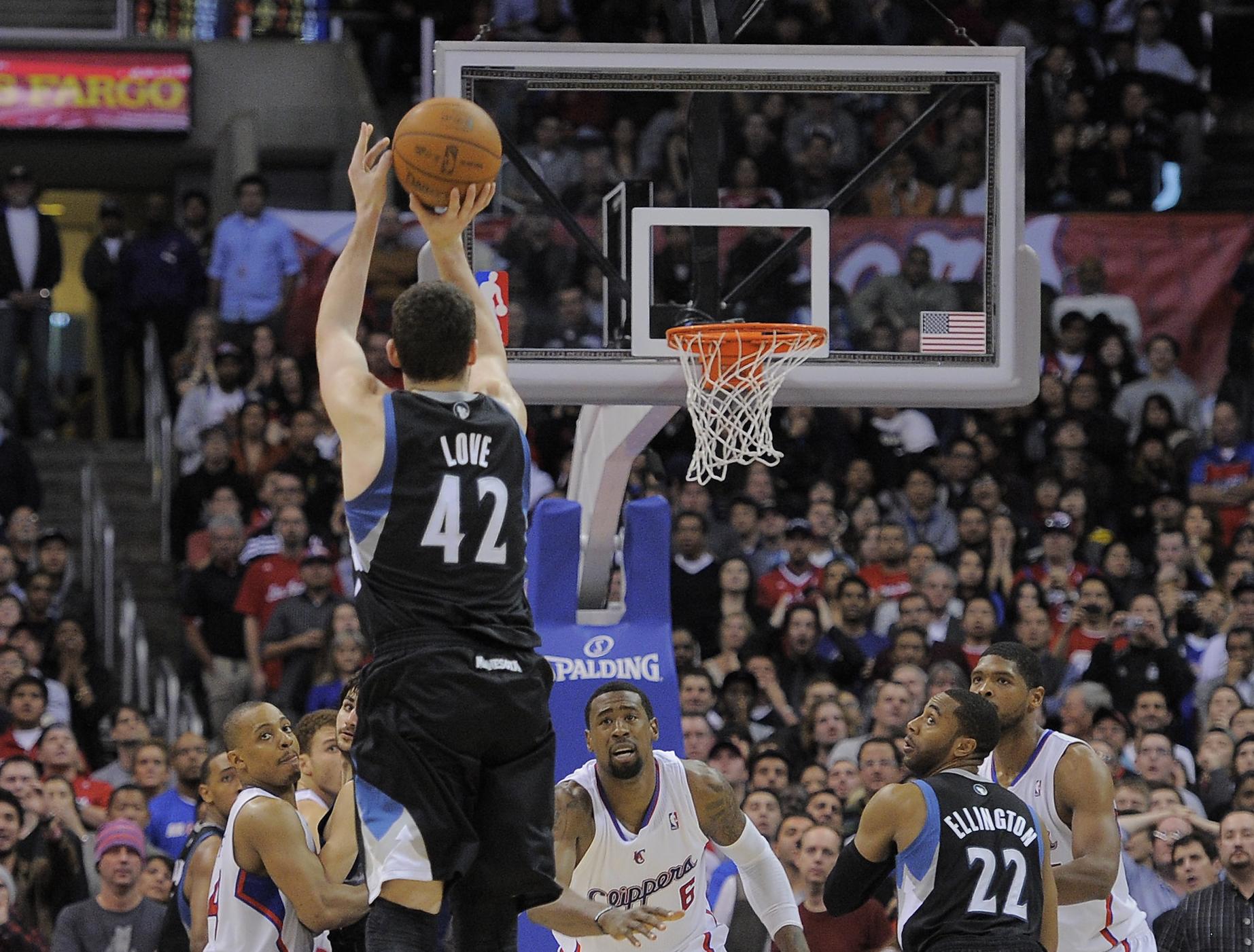 Οι Τίμπεργουλφς δεν έδειξαν και πολύ… Λαβ στους Κλίπερς