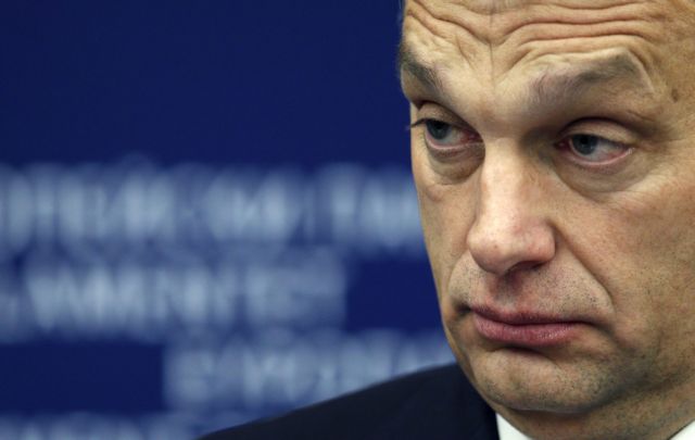 «Επίλυση των διαφορών» με τις Βρυξέλλες υποσχέθηκε στο Ευρωκοινοβούλιο ο Ορμπάν