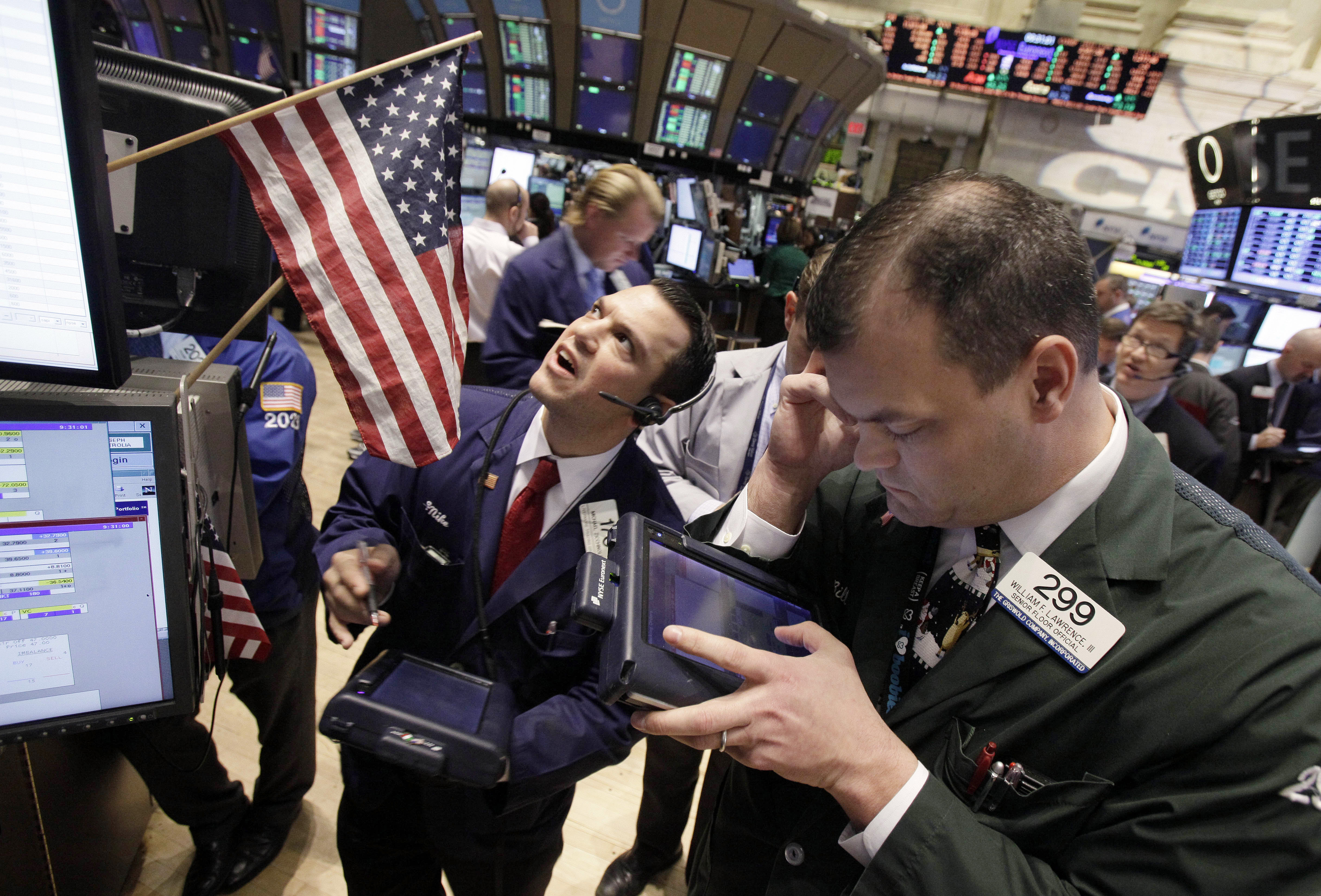 Προς πάγωμα των μισθών των τραπεζιτών της Wall Street