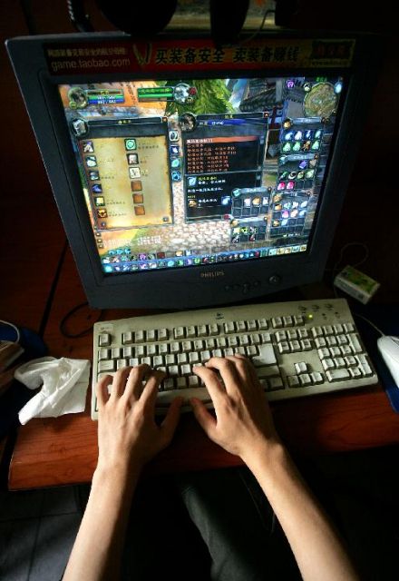 Ο ρόλος γονέων και φίλων στην εξάρτηση εφήβων από H/Y και Internet