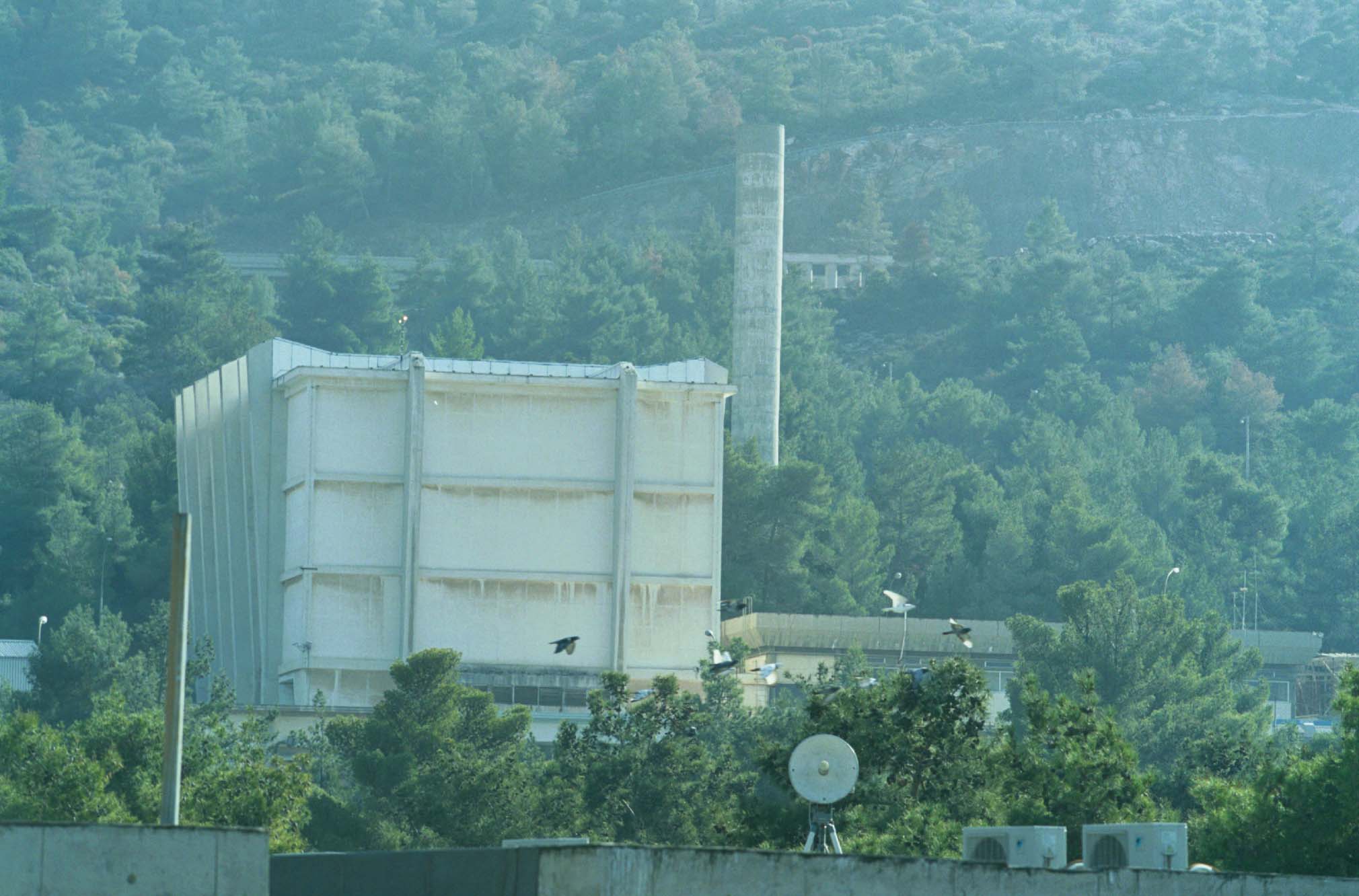 «Ποντικοί» εισέβαλαν στον Δημόκριτο αφαιρώντας μετρητά από μηχάνημα ανάληψης χρημάτων