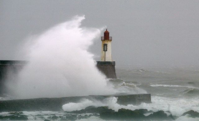 Προβλήματα στις ακτοπλοϊκές συγκοινωνίες λόγω θυελλωδών ανέμων