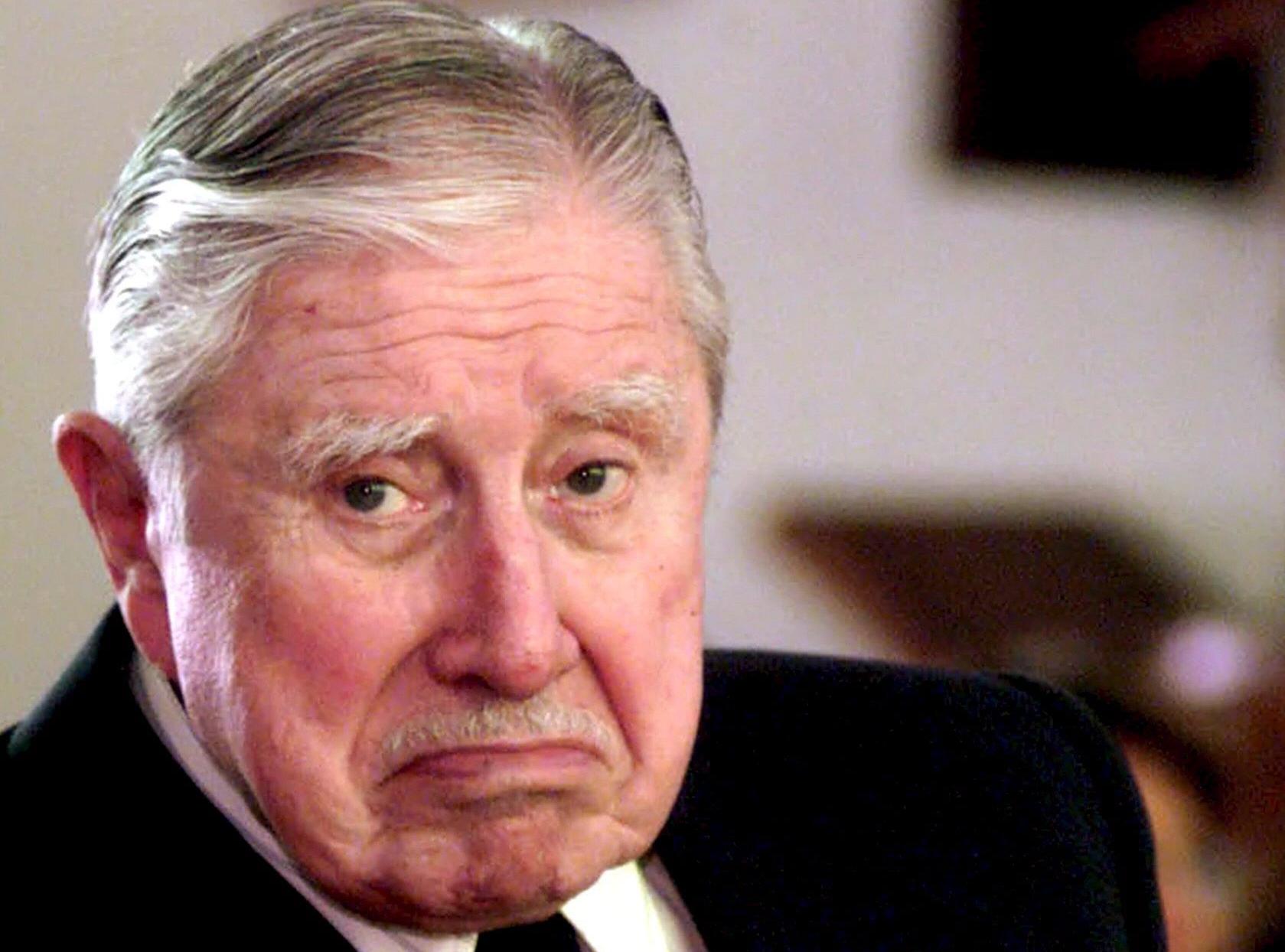 Το «ρετουσάρισμα» του Πινοτσέτ στα σχολικά βιβλία προκαλεί θύελλα στη Χιλή