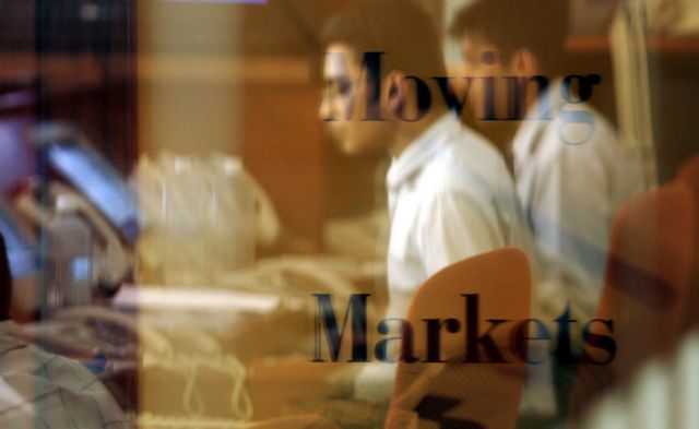 Η Ινδία «ανοίγει» το χρηματιστήριό της σε ξένους επενδυτές