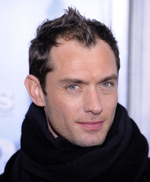 Αποζημιώνονται πολιτικοί και σταρ για τους «κοριούς» της News of the World