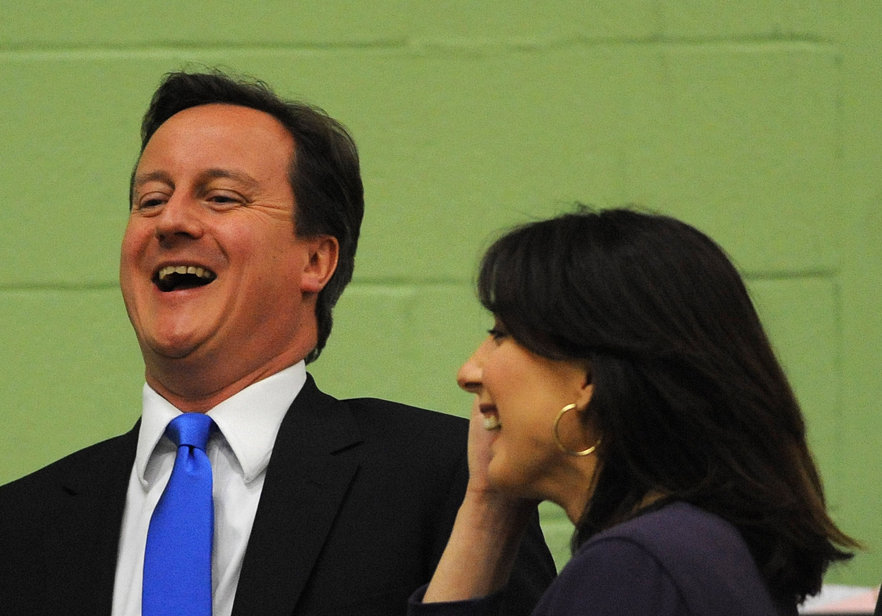 Αντιμέτωπος με τον… ακτιβιστή πεθερό του βρίσκεται ο Ντέιβιντ Κάμερον