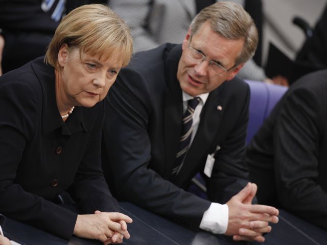 Ικανοποιημένη η Μέρκελ από τη δημόσια συγγνώμη του Κρίστιαν Βουλφ