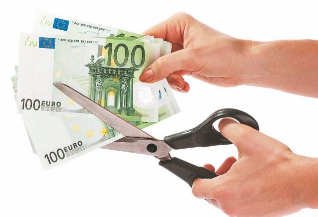 Κοινό έδαφος για τις επικουρικές αναζητούν τα κόμματα που στηρίζουν την κυβέρνηση