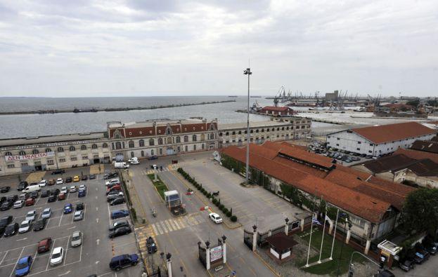 Παγώνουν τα τιμολόγια για διακίνηση φορτίων και εκμίσθωση χώρων στον ΟΛΘ