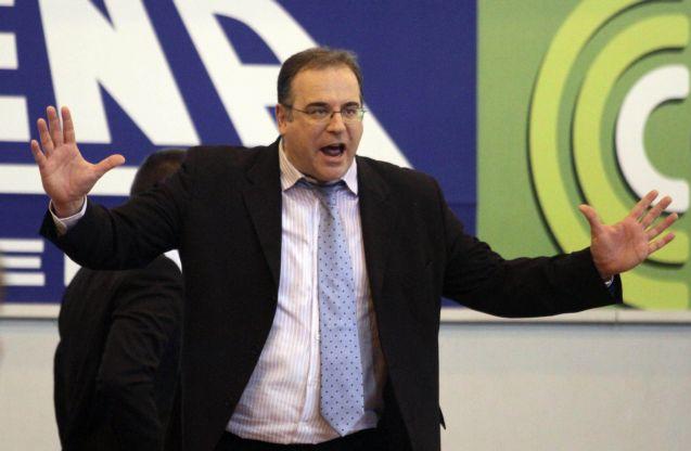 Σκουρτόπουλος και επίσημα στον πάγκο του Ίκαρου