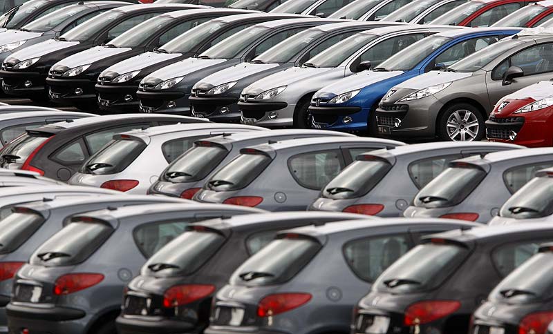 Απώλειες «εντός έδρας» καταγράφουν οι γαλλικές αυτοκινητοβιομηχανίες
