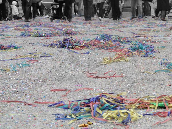 Με γλέντι και χρώμα στις Απόκριες επιχειρούν πολλοί Δήμοι να διώξουν τη «γκρίζα» διάθεση