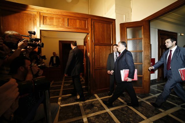 Την ελπίδα να ψηφίσουν οι πολίτες για το αύριο και όχι το χθες εξέφρασε ο Λ.Παπαδήμος