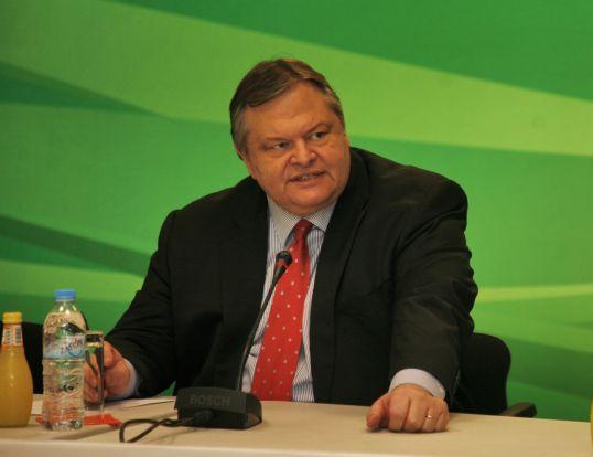 Πρέπει να προστατέψουμε τους θεσμούς, τόνισε ο Ευάγγελος Βενιζέλος