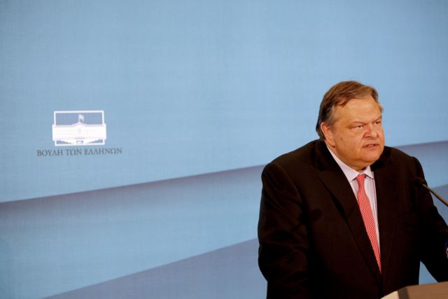 Στη Συνδιάσκεψη του ΠΑΣΟΚ οι αποφάσεις Βενιζέλου για την ανασύσταση του Κινήματος