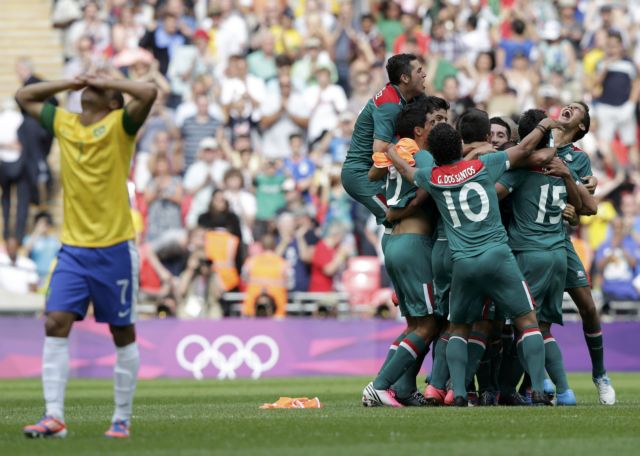 Το Μεξικό νίκησε τη Βραζιλία 2-1 στον τελικό που είχε και ρεκόρ θεατών
