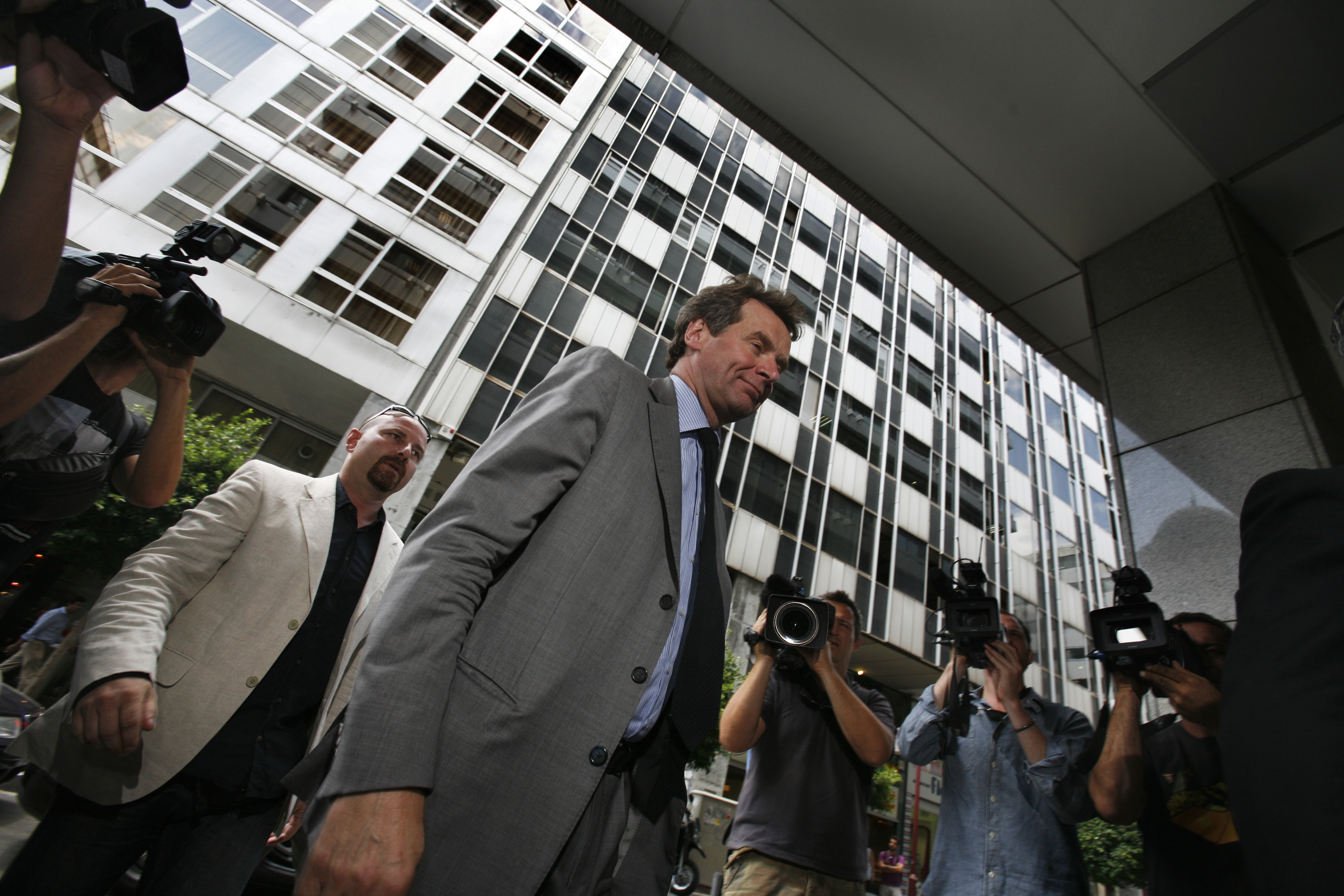 Δεν επιβεβαιώνει η Κομισιόν το επίμαχο non paper της τρόικας για τις εργασιακές σχέσεις