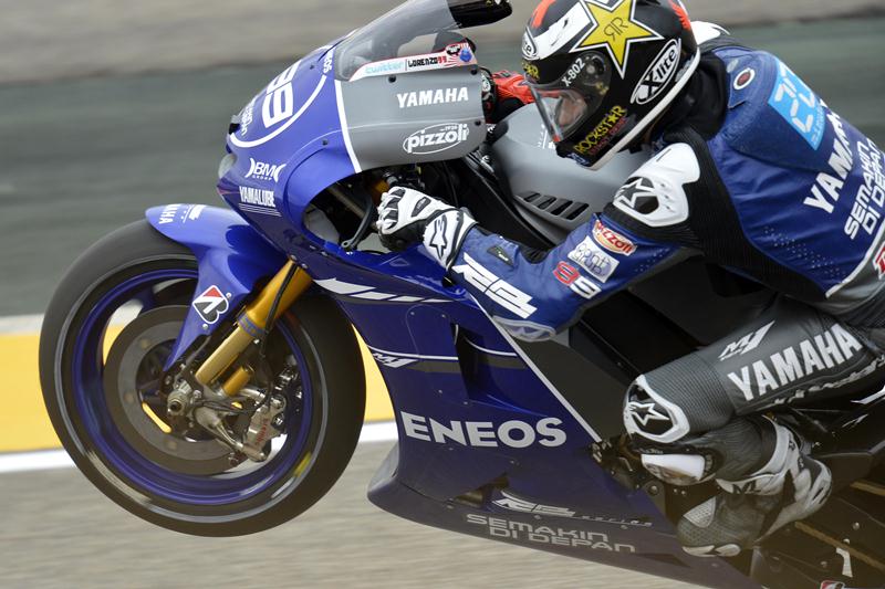 GP Βαλένθια: Ο J. Lorenzo πληρώνει το 40% του εισιτηρίου στο fan club του