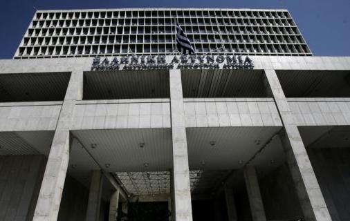 Επιχειρηματίες καταγγέλλουν ότι η Χρυσή Αυγή τους ζητά να απολύσουν μετανάστες