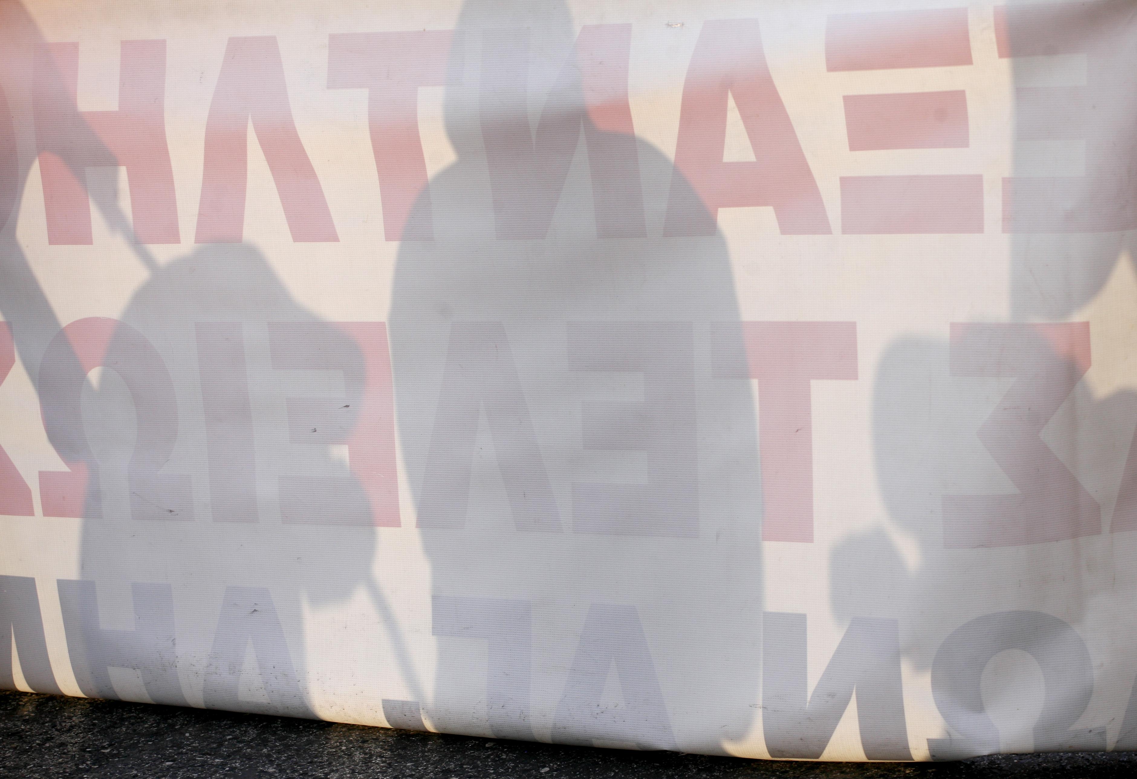 Ανασφάλιστος ένας στους τρεις εργαζόμενους, σύμφωνα με τα στοιχεία του επταμήνου