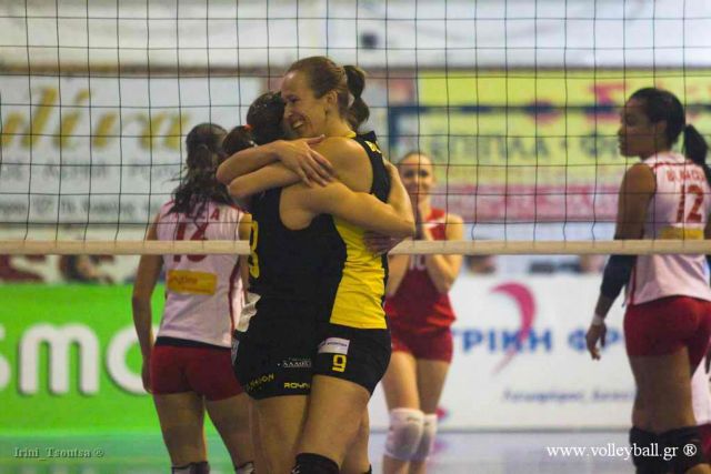 Η AEK νίκησε και προσπέρασε τον Ολυμπιακό στο ντέρμπι της Α1 γυναικών