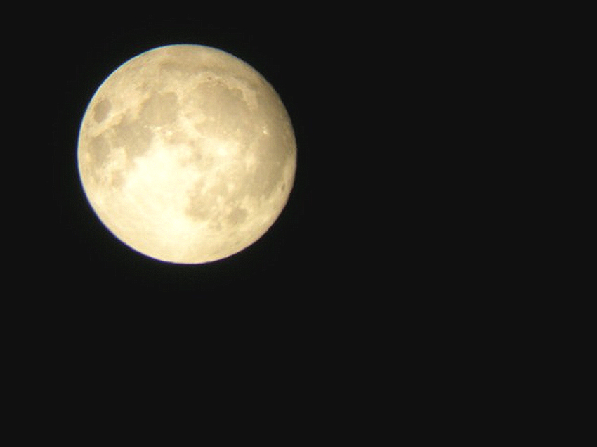 Βραδινή πεζοπορία με πανσέληνο στην Πάρνηθα