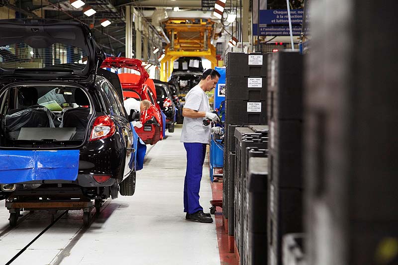 Renault: Περικοπές 7.500 θέσεων εργασίας σε γαλλικό έδαφος έως το 2016