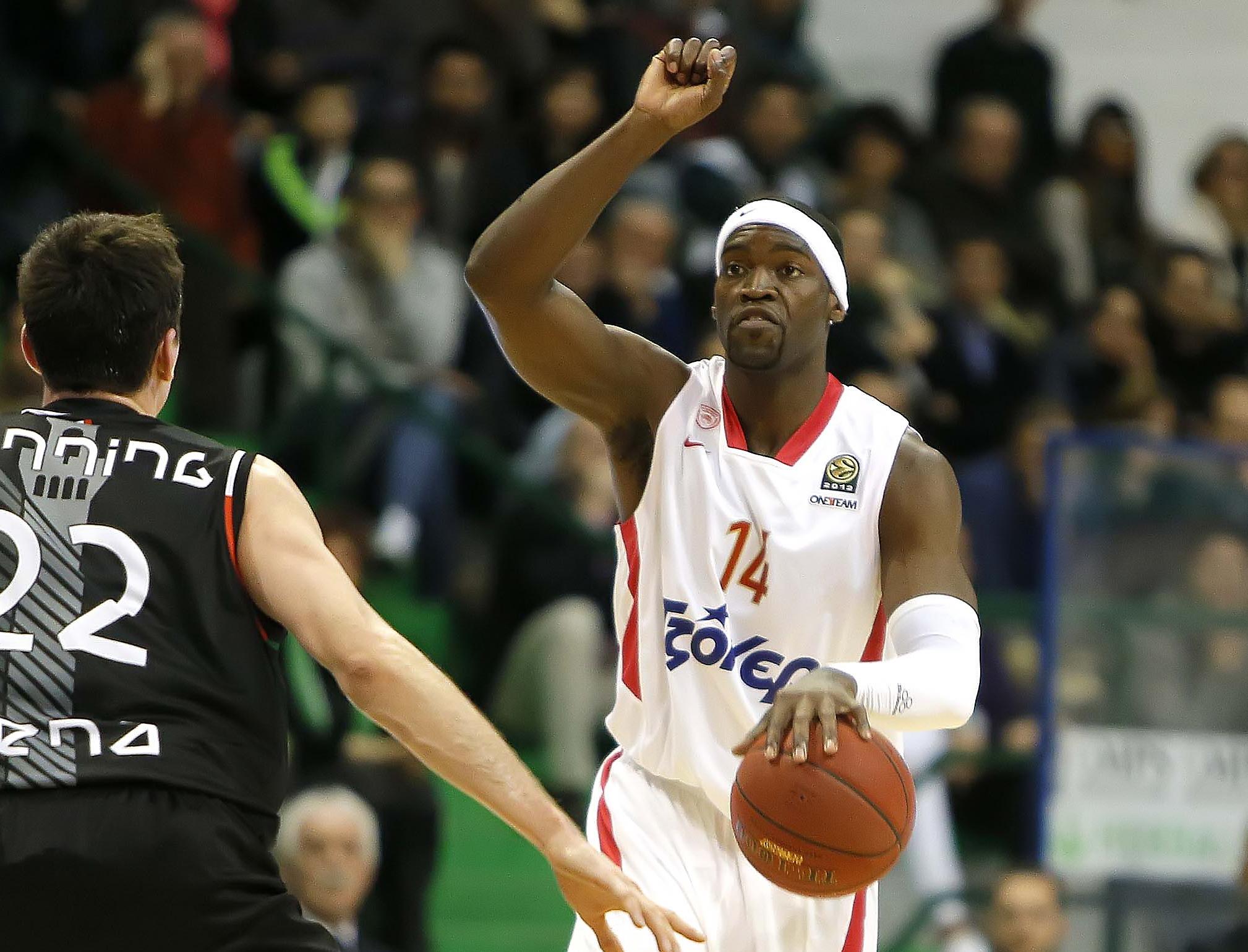 Ο Ολυμπιακός αντικατέστησε τον Γκετσεβίτσιους με Πέρκινς