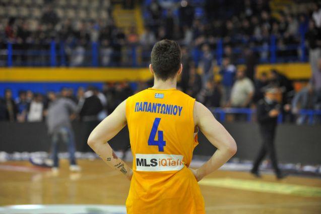 Βήμα οκτάδας ο Άρης που πέρασε επεισοδιακά από το Περιστέρι