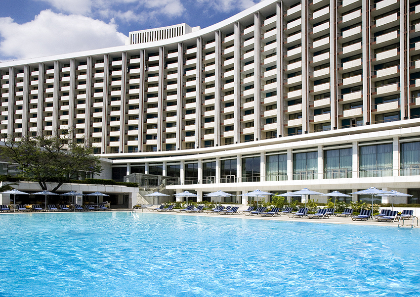 Γίνετε μέλος στην πισίνα του Hilton, με νέες προσφορές συνδρομής!