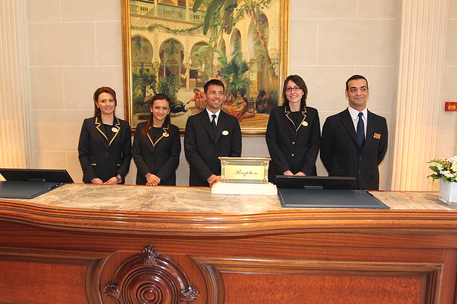 Άνοιξε ανακαινισμένο το ξενοδοχείο King George