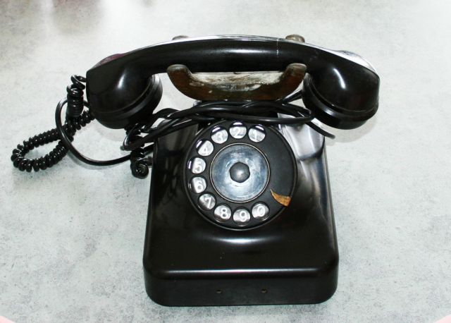 Χιλιάδες ευρώ ξόδεψε το υπουργείο Άμυνας για να μάθουν οι υπάλληλοί του την ώρα