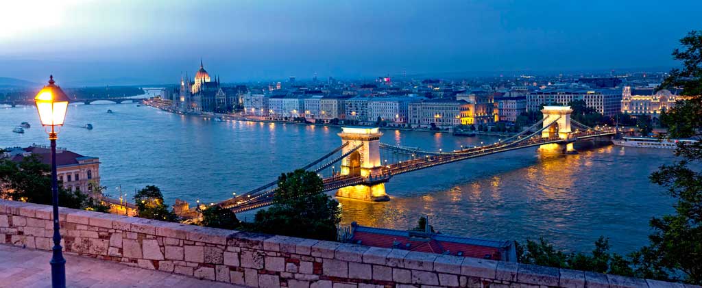 Βούδα versus Πέστη!