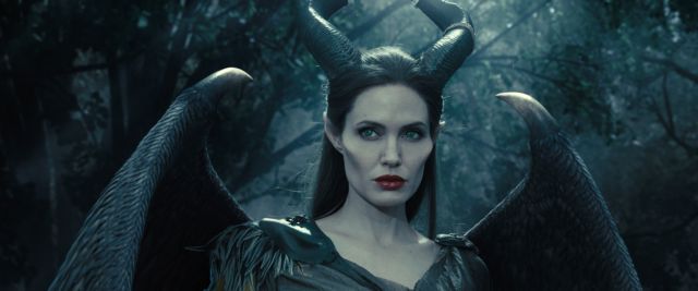 Η Αντζελίνα Τζολι μιλά για τη «Maleficent»