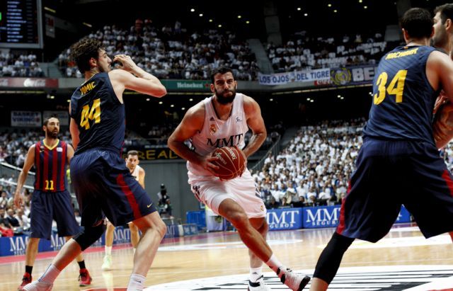 Ισοφάρισε η Ρεάλ την Μπαρτσελόνα με κορυφαίο τον Φερνάντεθ