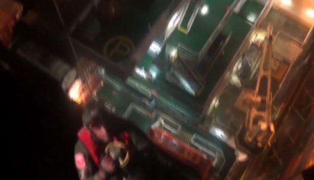 Βίντεο: Εντυπωσιακή αερομεταφορά ναυαγών προς το νοσοκομείο ανοιχτά της Κρήτης