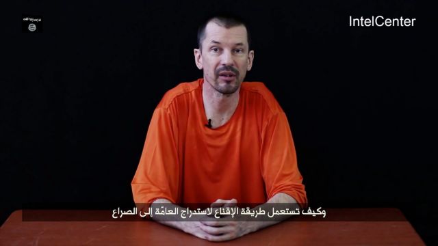 «Περιμένω την σειρά μου να πεθάνω», λέει ο τρίτος βρετανός όμηρος της ISIS
