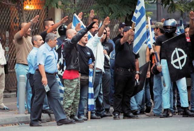 Golden Dawn speaker and supporters chanting Nazi hymn (video)